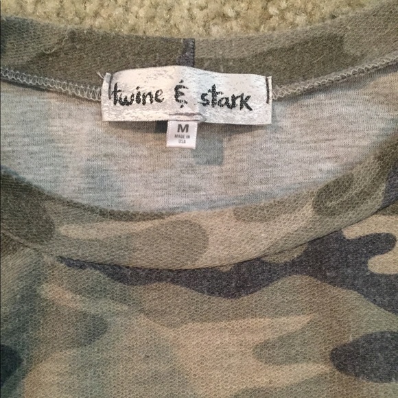 Buckle Tee - Picture 3 of 3